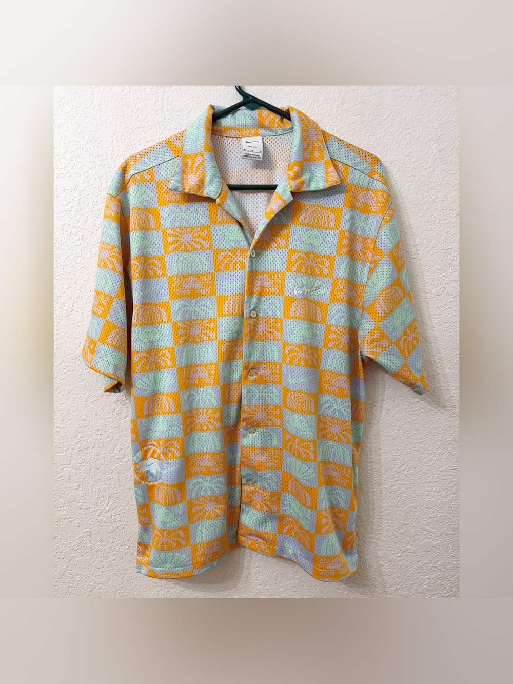 Nike Sportswear Mesh Cruise Vacation Button Up Shirt - M